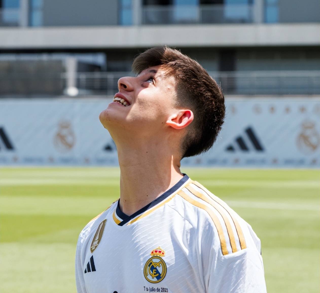 皇马中场伤愈复出，助球队迎接新赛季挑战的简单介绍