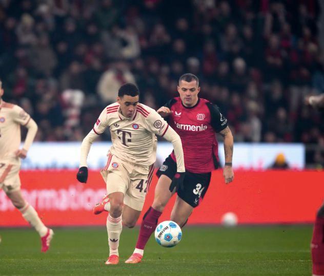 包含拜仁慕尼黑主力中卫受伤,缺战数场比赛的词条 包含拜仁慕尼黑主力中卫受伤,缺战数场比赛的词条