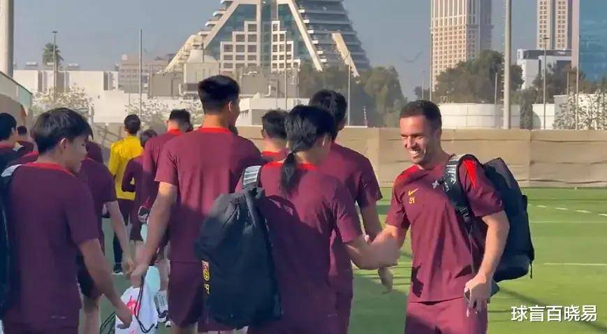 开云体育app-关于火速解雇主教练，球员情绪低落不知所措的信息