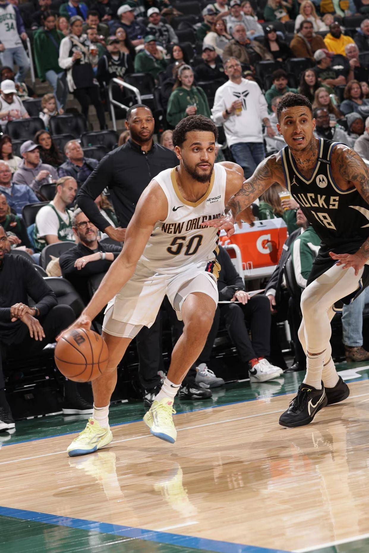 雄鹿豪取连胜,字母哥再次独挡一面 雄鹿豪取连胜,字母哥再次独挡一面