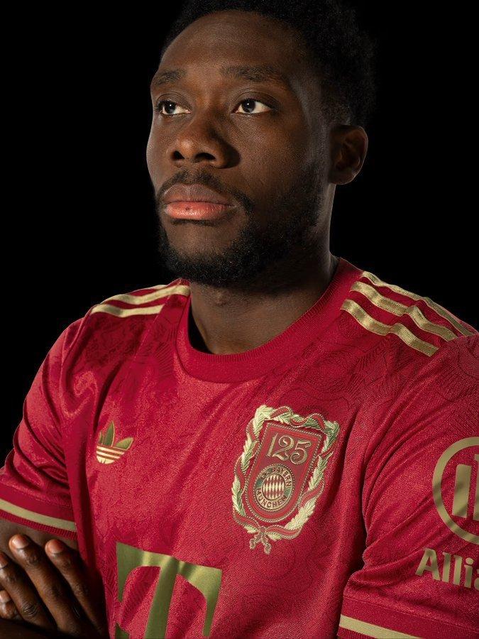 包含拜仁慕尼黑俱乐部庆祝成立百年,举行庆典活动的词条 包含拜仁慕尼黑俱乐部庆祝成立百年,举行庆典活动的词条