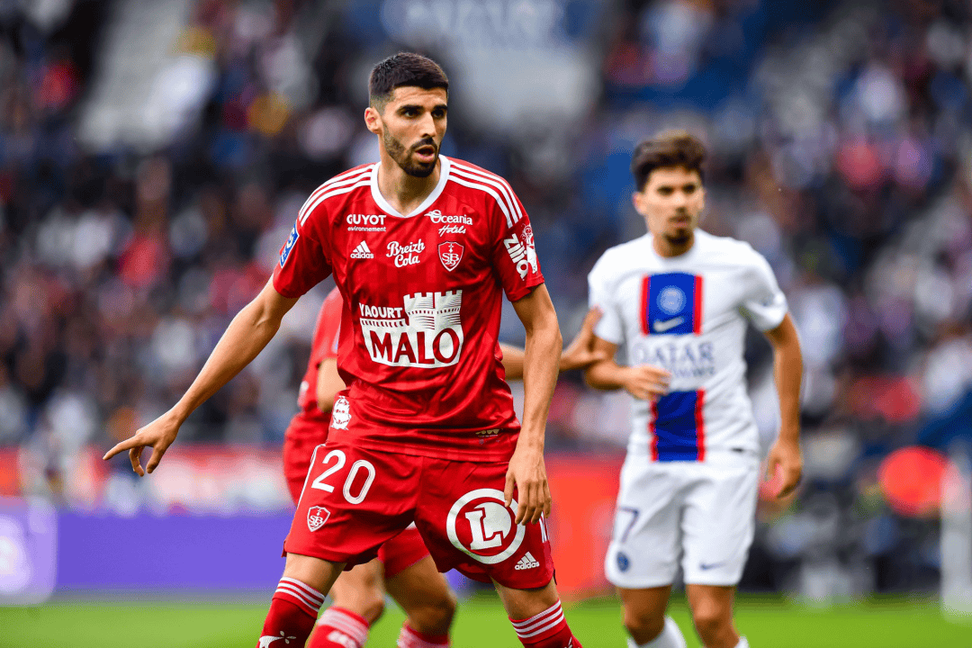 关于圣埃蒂安逼平蒙彼利埃，抢分拼争欧战资格的信息