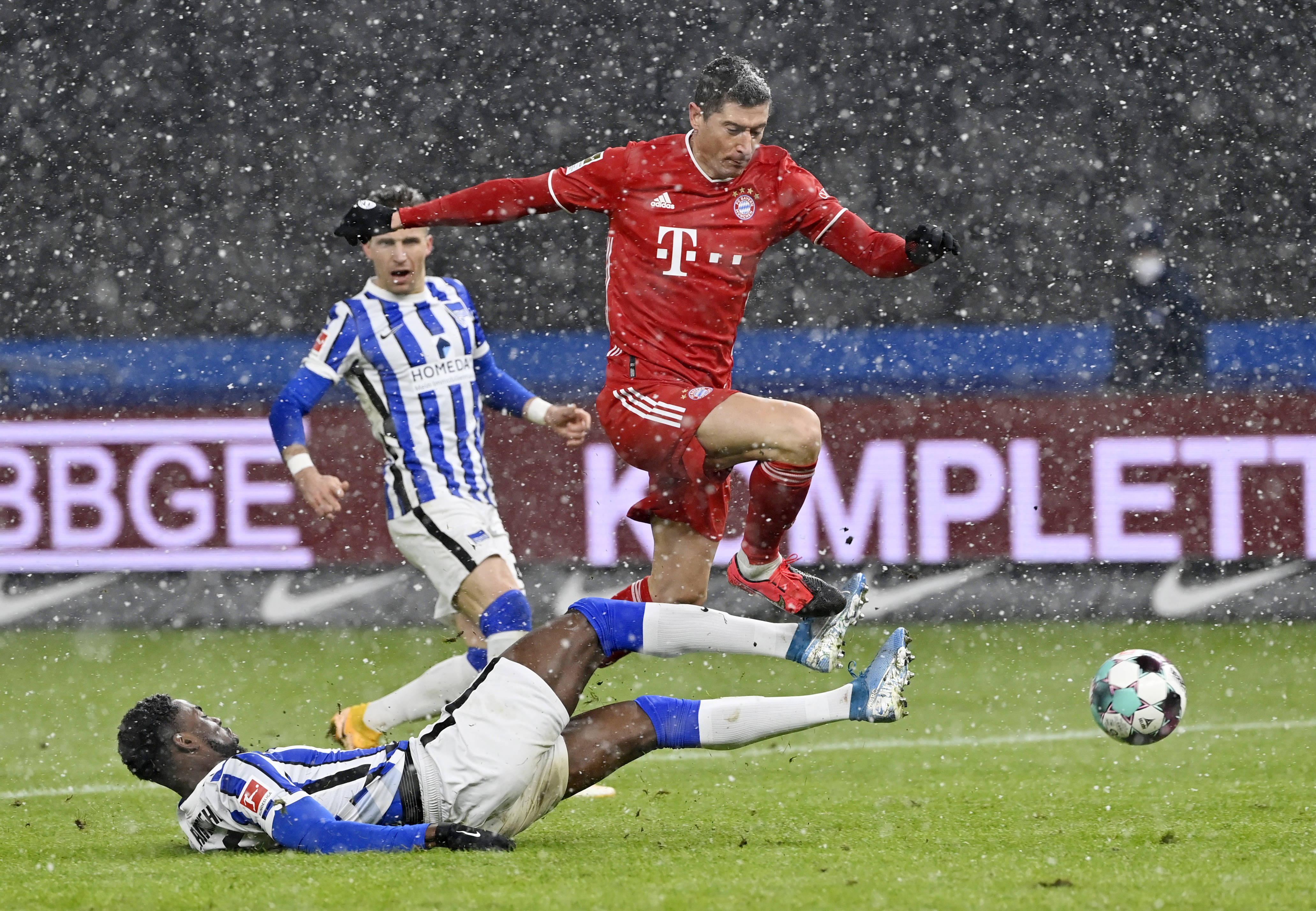 开云体育APP下载-关于曼城横扫拜仁慕尼黑，晋级欧冠决赛的信息