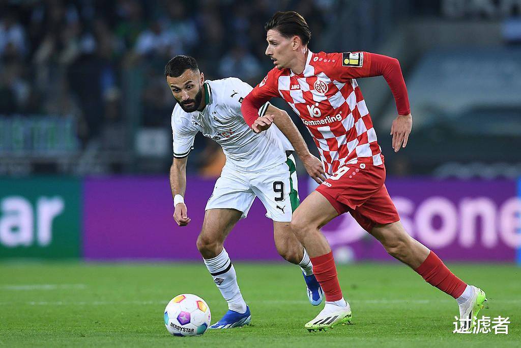 开云体育官方网站-比赛过程中出现错误判罚，影响胜负结果