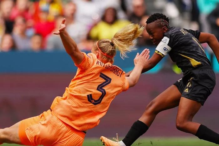 荷兰女足实现突击逆转,晋级八强 荷兰女足实现突击逆转,晋级八强