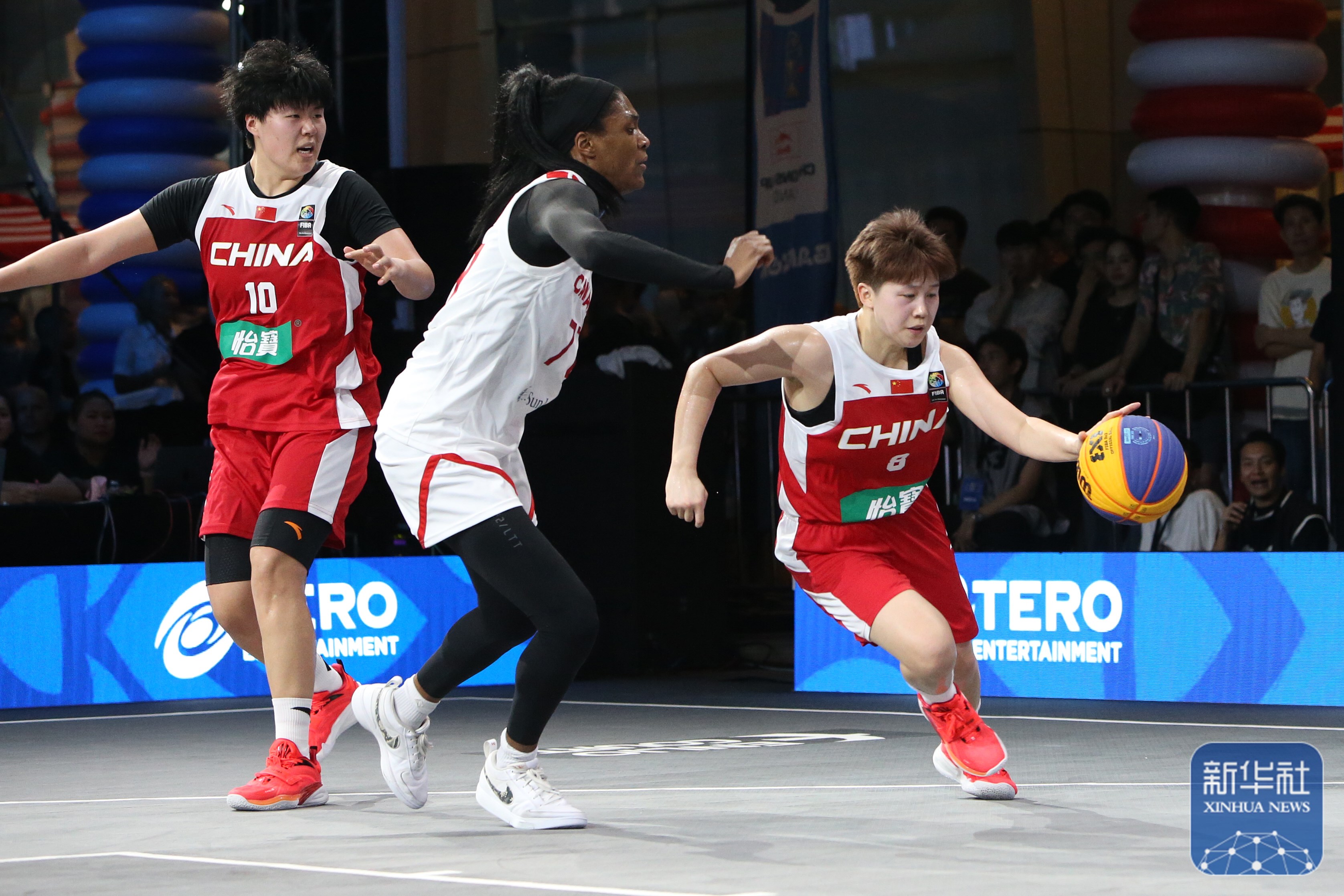 美国女篮实力横扫对手，夺得国际杯冠军