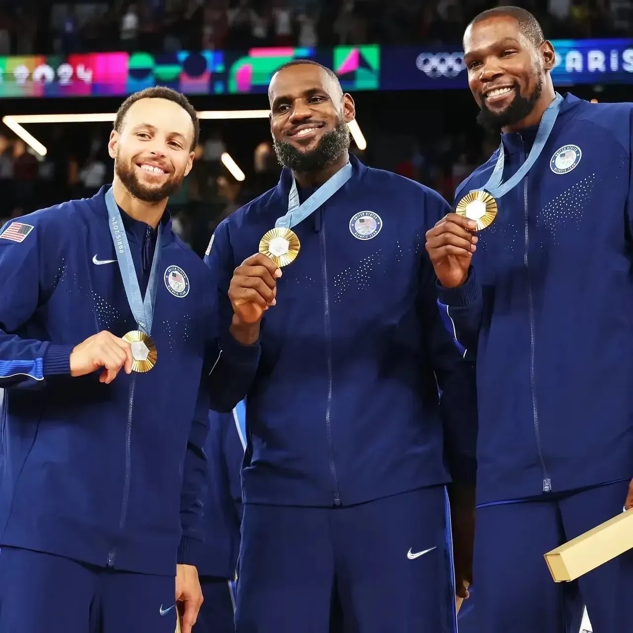 美国球星大放异彩,领衔国际赛场 美国球星大放异彩,领衔国际赛场