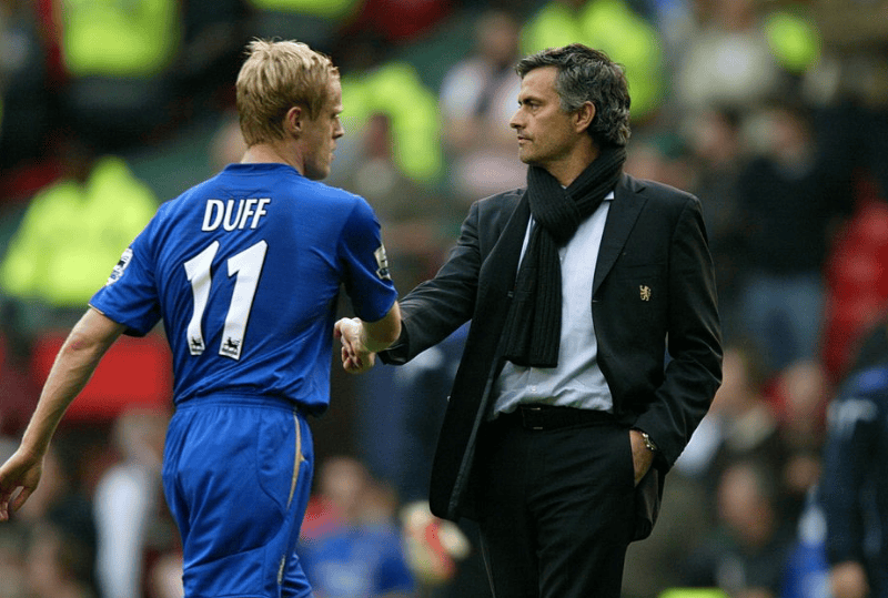 切尔西客场惨败,穆里尼奥再度遇挫 切尔西客场惨败,穆里尼奥再度遇挫