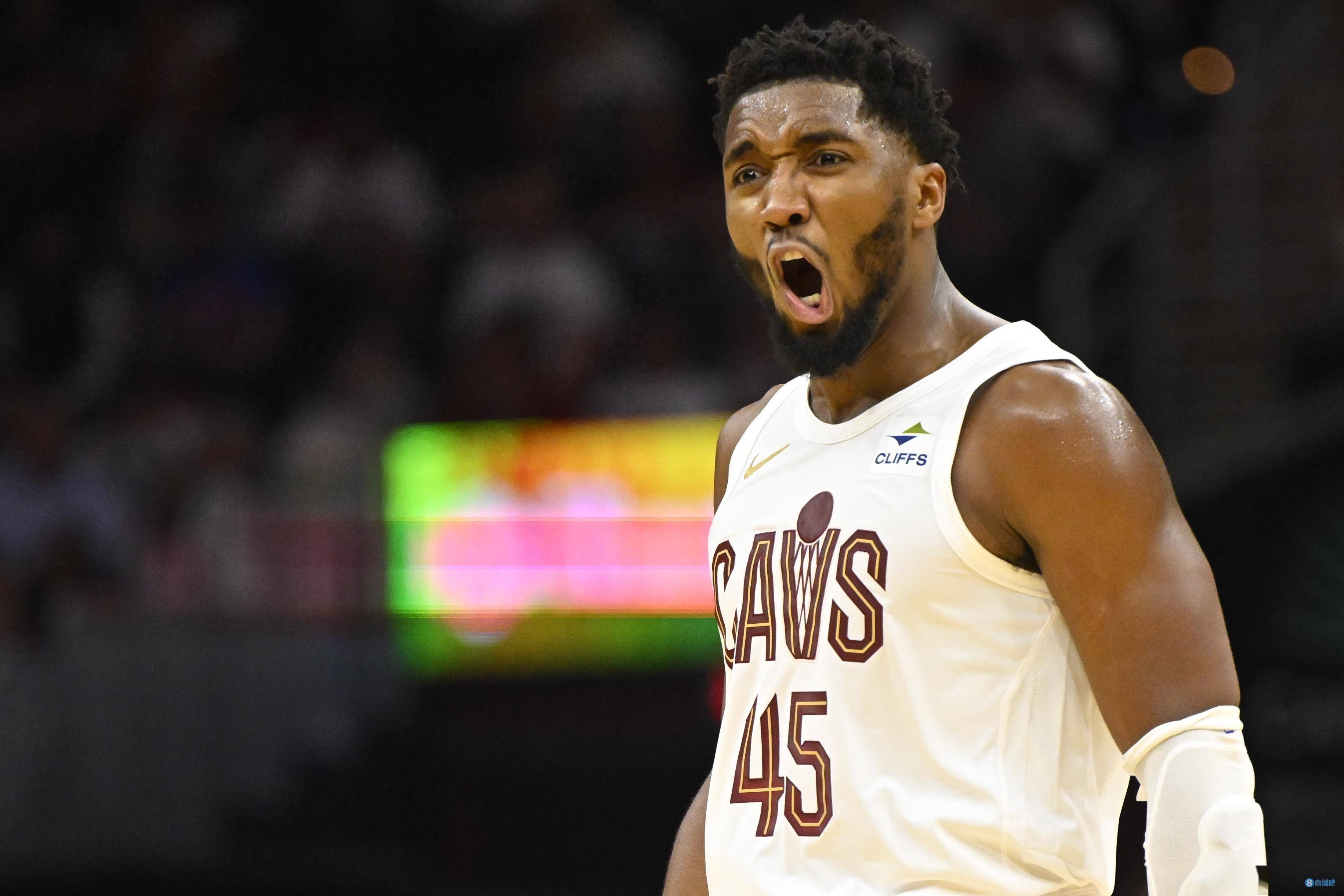 开云体育下载-包含热火客场告负，后场防守失准让对手获得胜利契机的词条