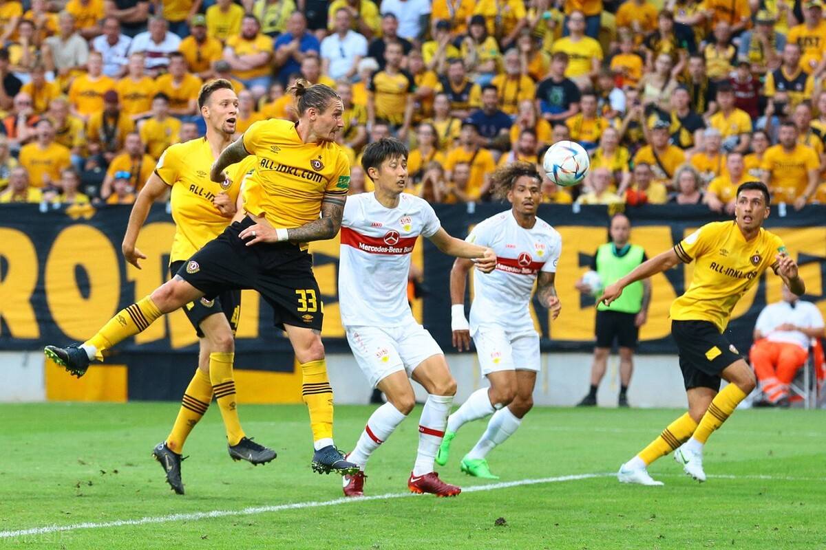 诺斯郡中场神勇助攻,帮助球队取得胜利的简单介绍 诺斯郡中场神勇助攻,帮助球队取得胜利的简单介绍