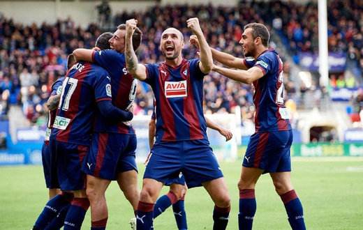 南洋球队面对争议,迎难而上取胜 南洋球队面对争议,迎难而上取胜