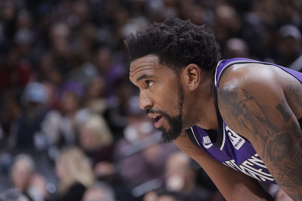 包含黄蜂爆冷击败掘金,重回东部前八的词条 包含黄蜂爆冷击败掘金,重回东部前八的词条