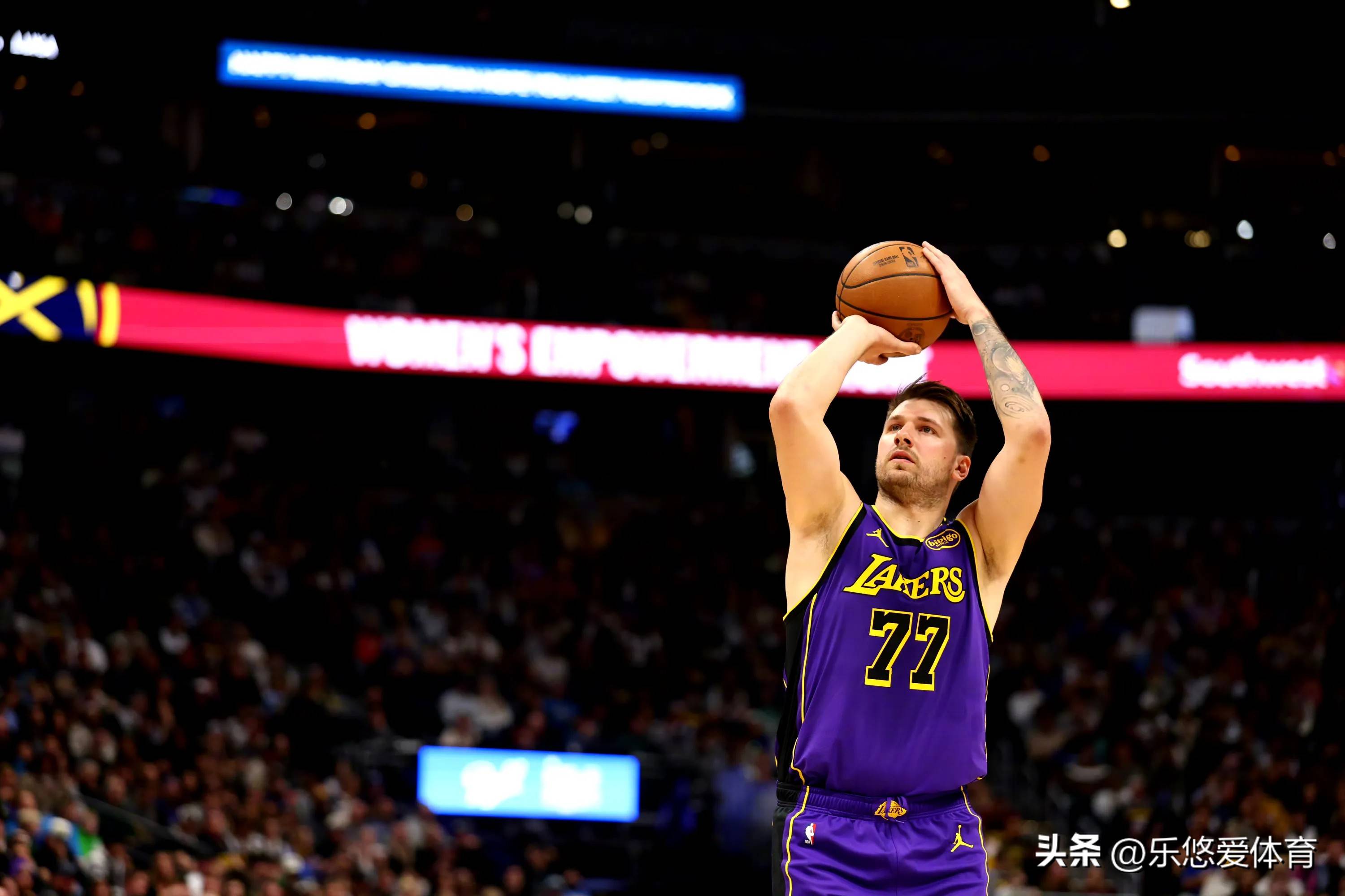 开云体育官网-掘金客场大胜，球员表现出色