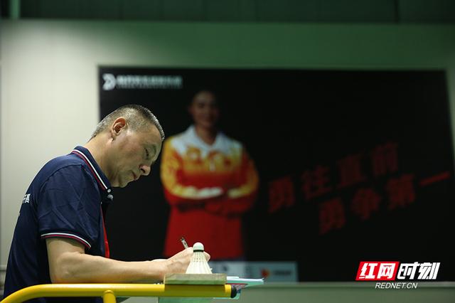 包含联赛杯赛奖金总额提高球员斗志昂扬的词条 包含联赛杯赛奖金总额提高球员斗志昂扬的词条