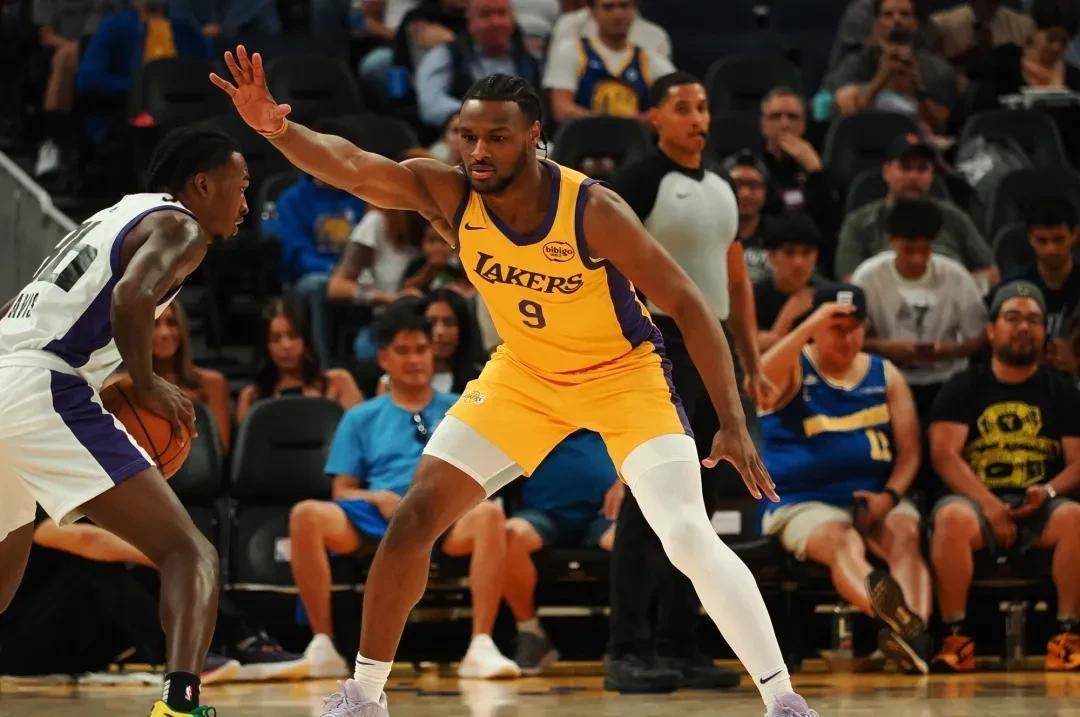 开云平台-NBA常规赛揭幕，勇士主场迎战湖人