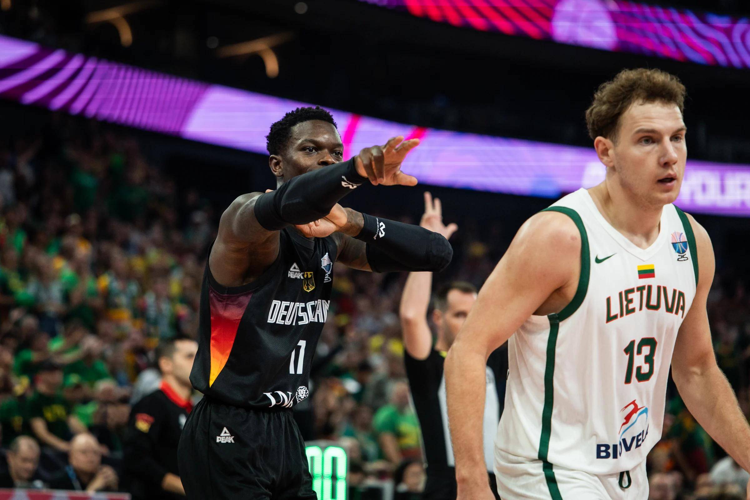 澳大利亚男篮横扫德国男篮,詹姆斯制霸全场 澳大利亚男篮横扫德国男篮,詹姆斯制霸全场