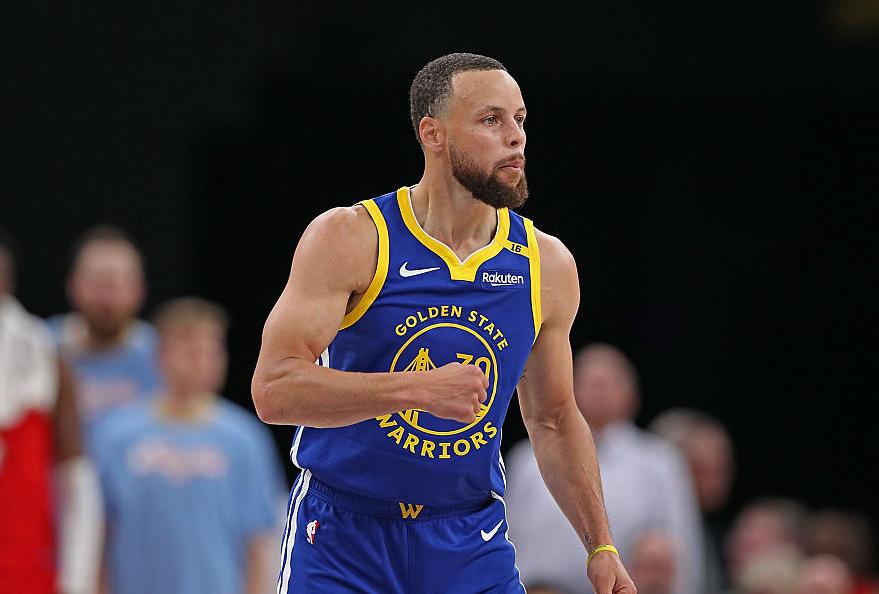 灰熊碾压勇士,库里爆发神勇 灰熊碾压勇士,库里爆发神勇