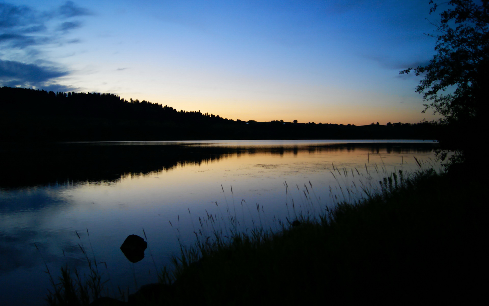 赛道博弈,当F1争冠夜的交锋映射足球防守的艺术