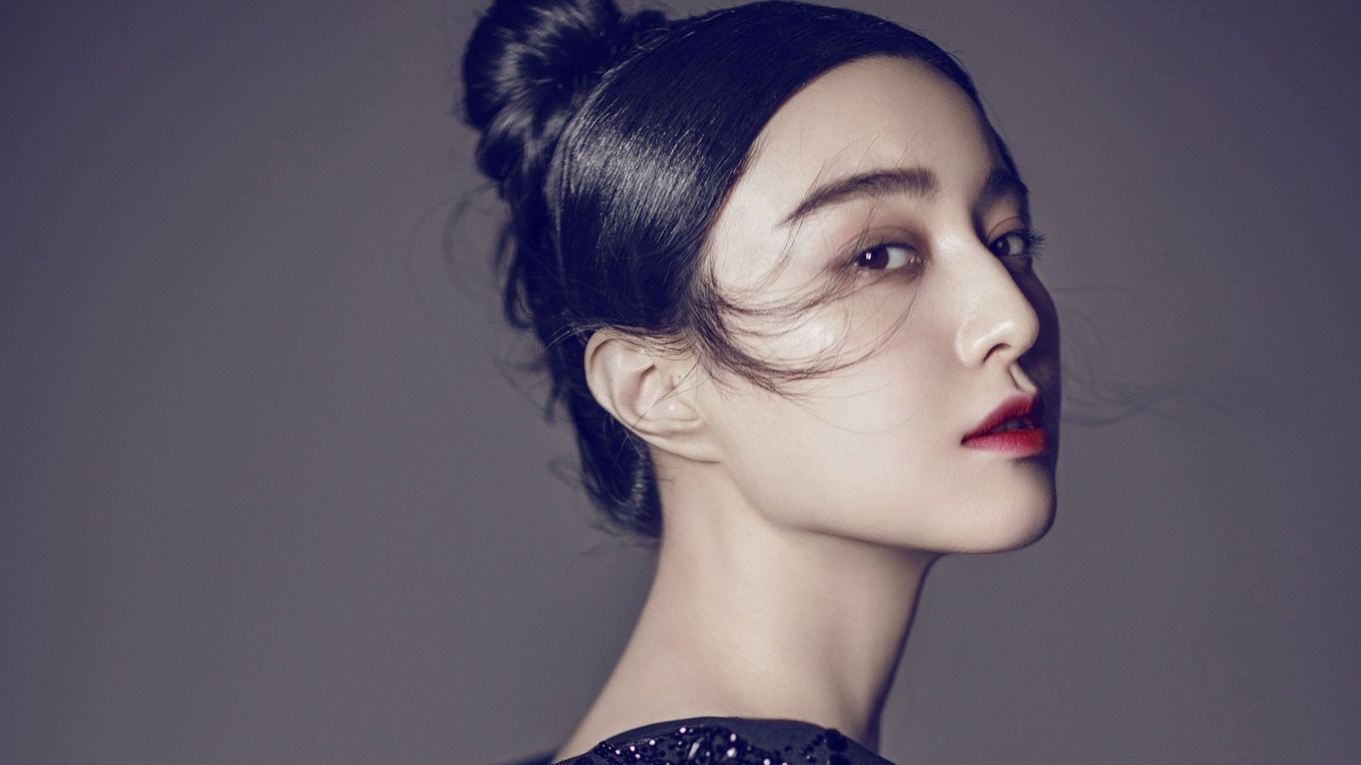 苏亚雷斯关键先生引领莱比锡红牛正面击溃伊朗，友谊赛展现战术锋芒