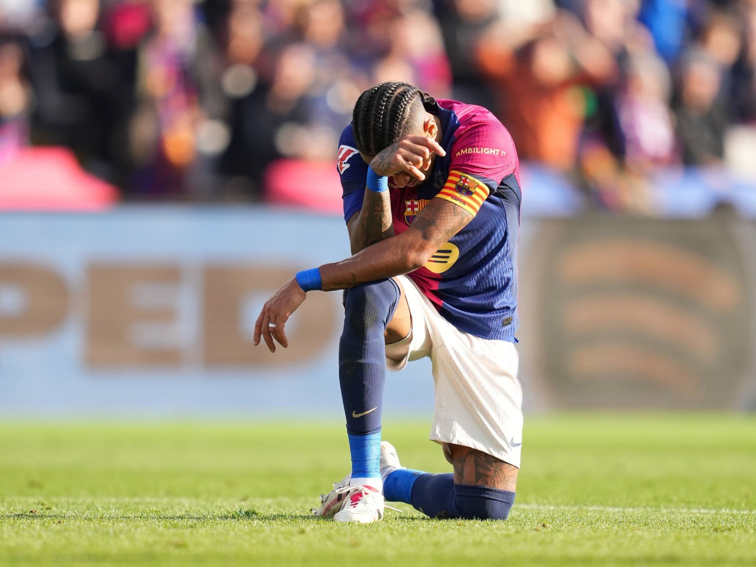 欧冠半决赛之夜，萨拉赫防守端锁死对手