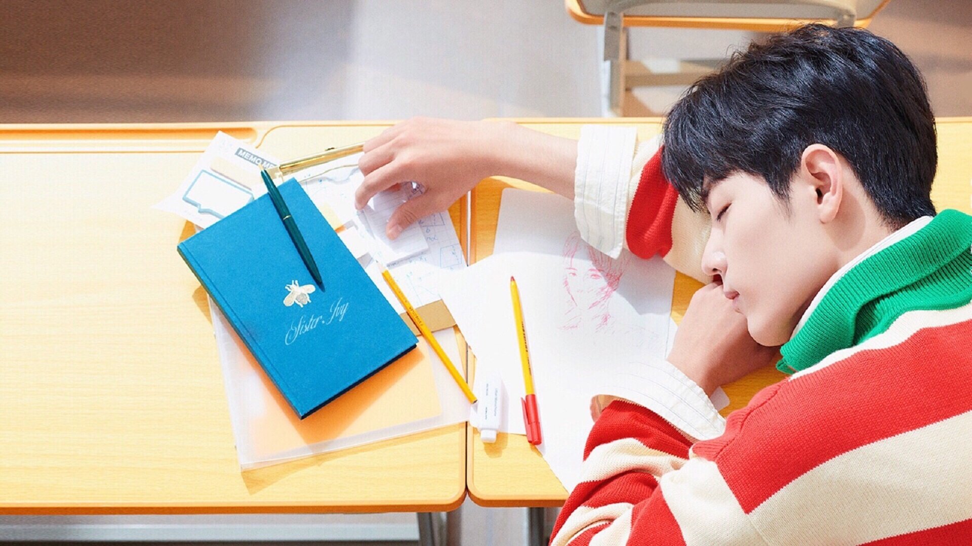 开云体育下载-钢铁防线与极限超车，体育世界里，那些接管比赛的瞬间